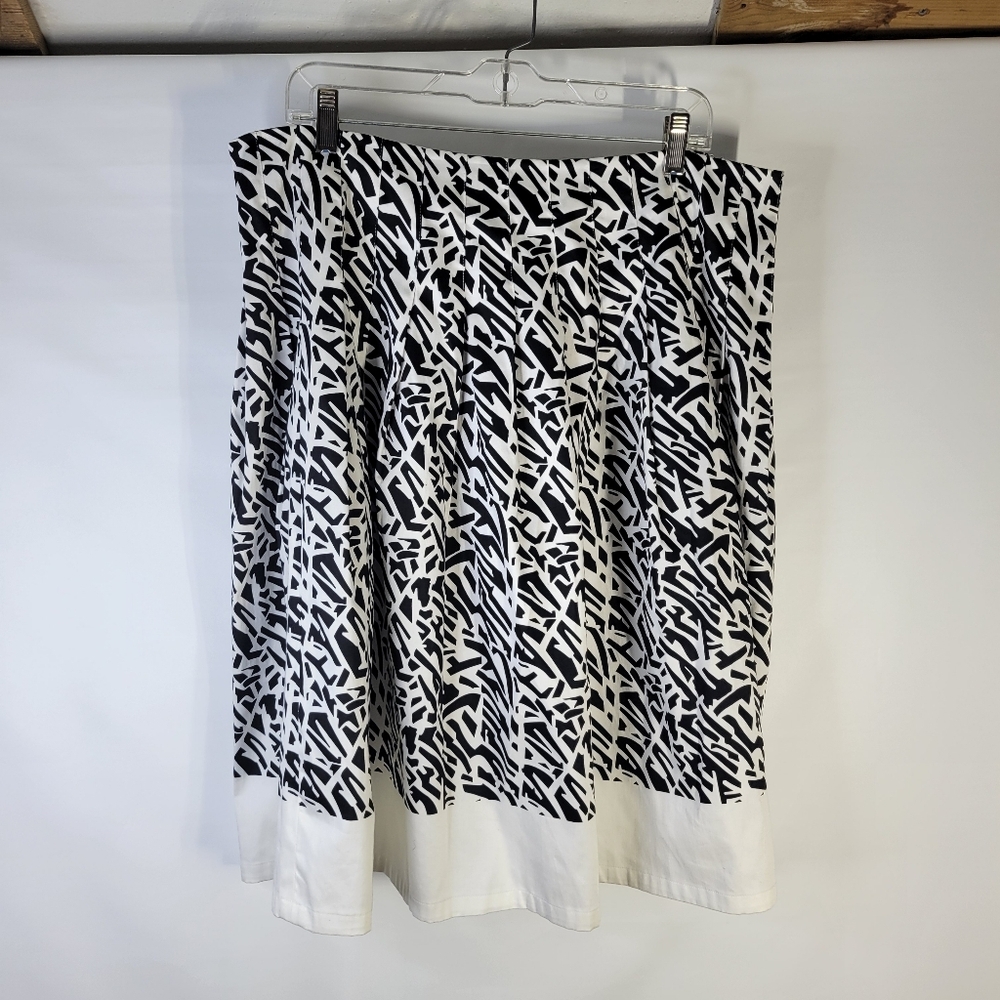 Peck & Peck Woman Black/white Abstract Pleated Skirt Side Zip Size 16W